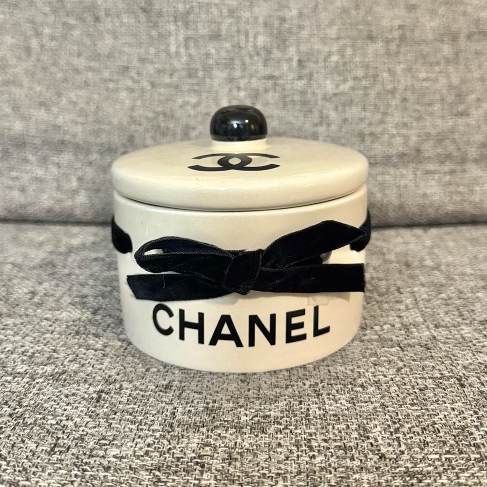 Chanel jewelry holder with Black Ribbon ❗️LAST FEW❗️ will NOT restock❗️ - Picture 3 of 7